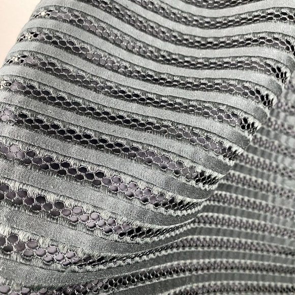 H&M Black A-Line Lace Eyelet Body Flattering Dress Women's Size 4 - Picture 6 of 7